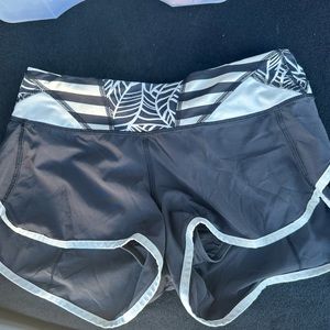 Lululemon size 4 speed up shorts
